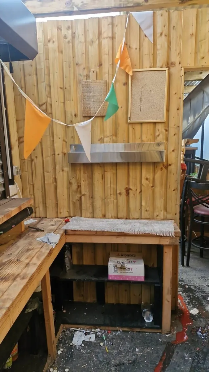 Outdoor Pub / Smoking Area - Image 3