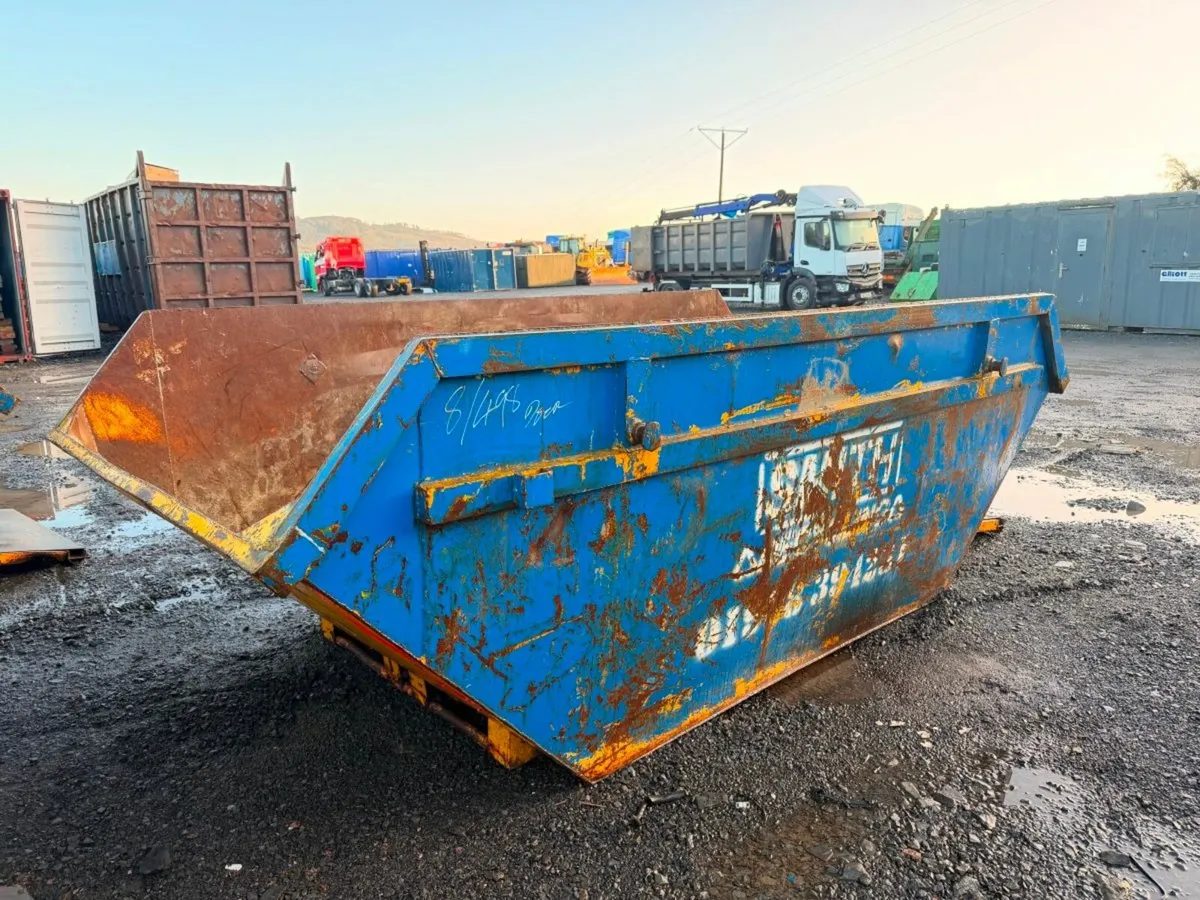 8 YARD YRD BUILDERS CHAIN LIFT SKIP ...81498 - Image 1