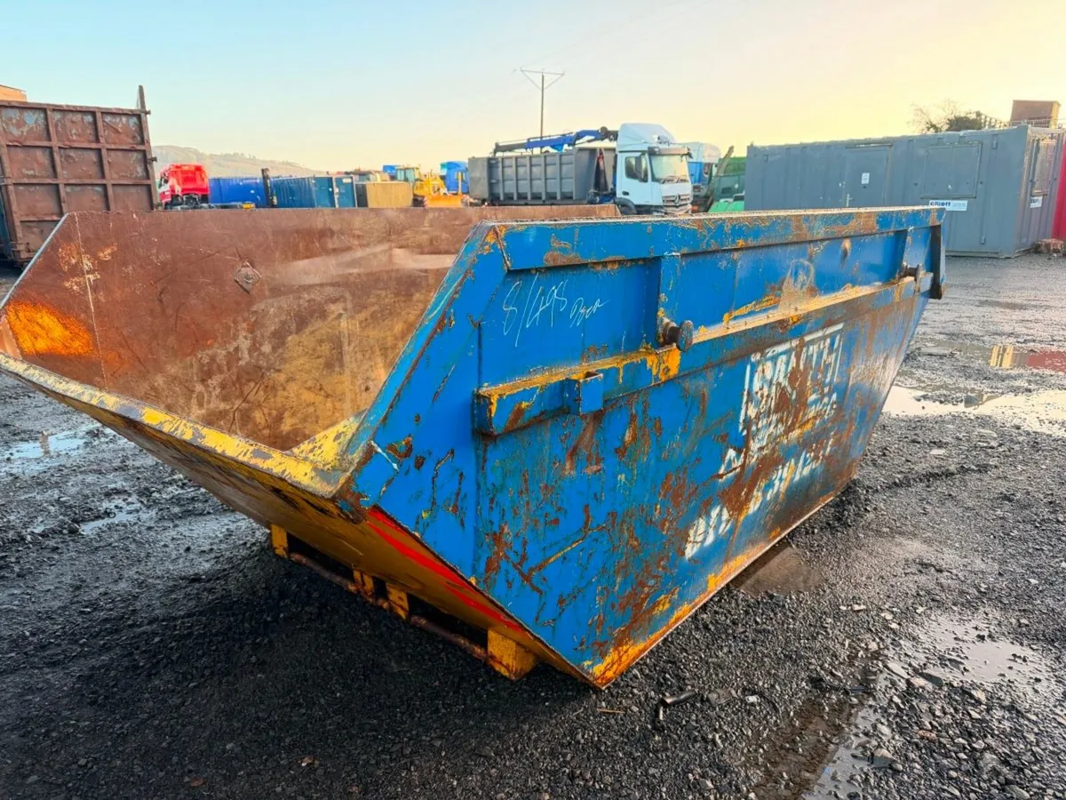 8 YARD YRD BUILDERS CHAIN LIFT SKIP ...81498 - Image 2