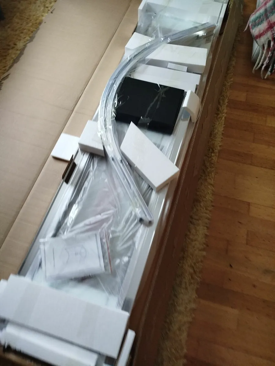 Quadrant Shower Doors 800 - Image 3