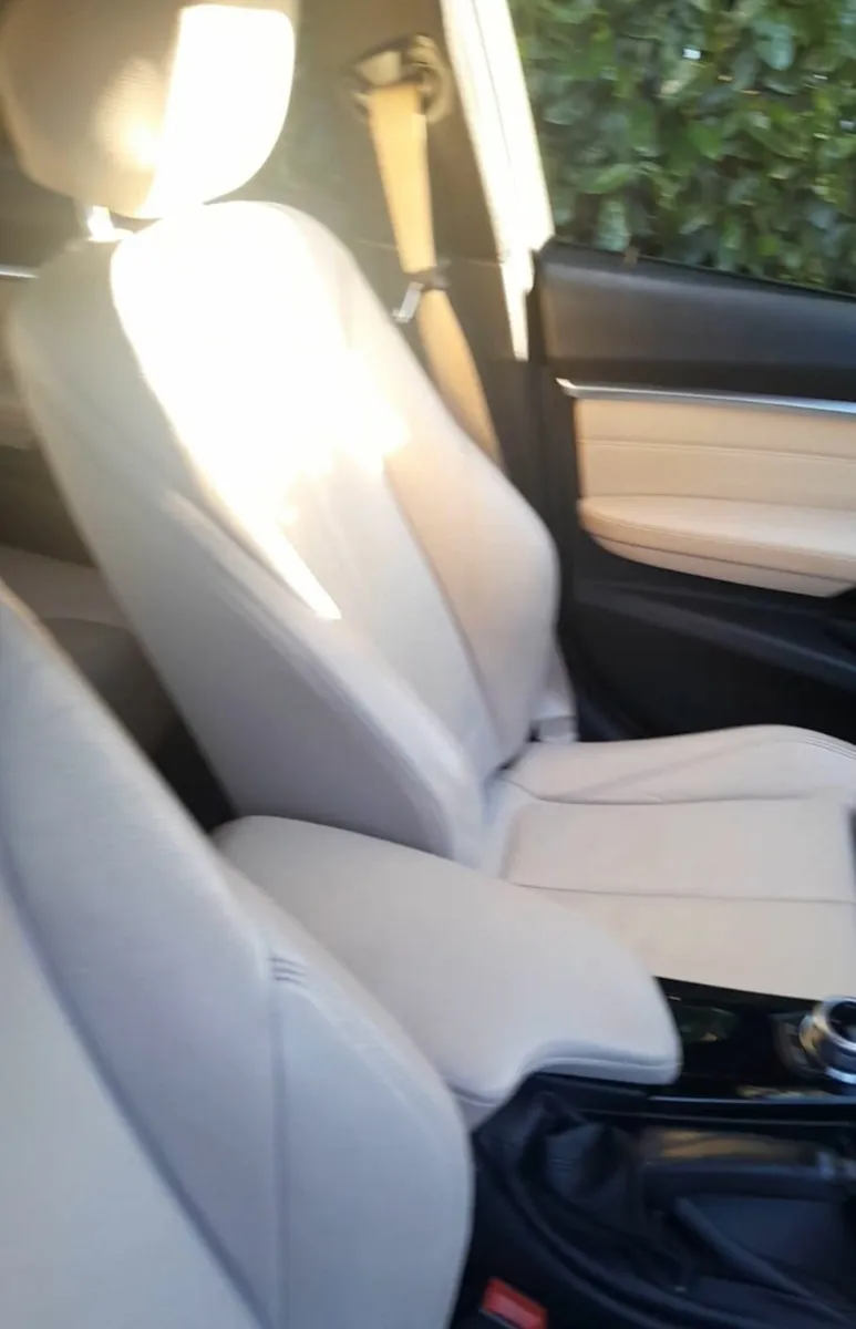 BMW 3-Series 2018 - Image 2