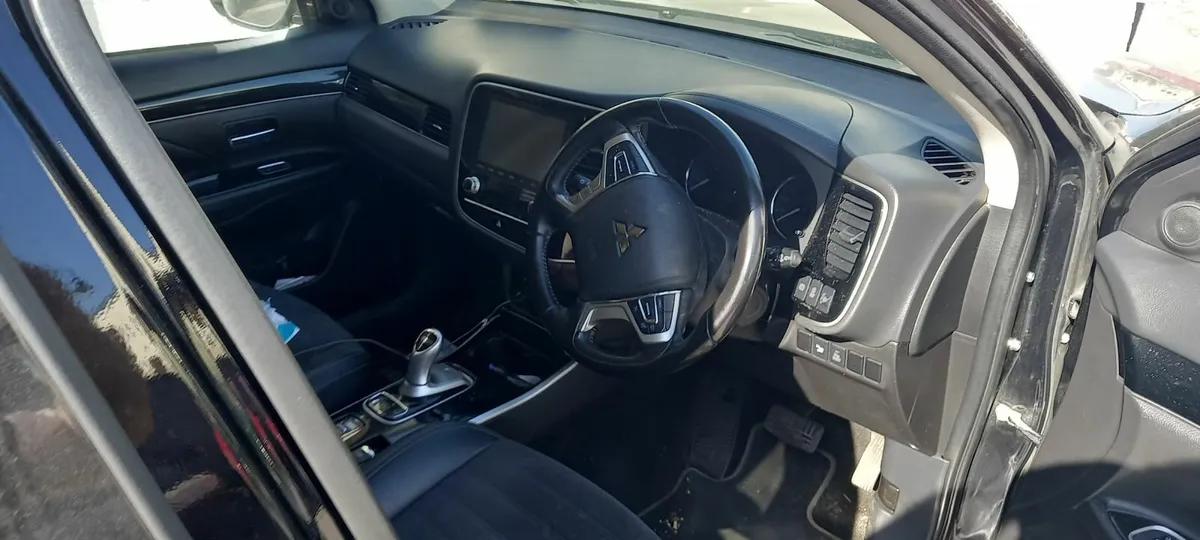 Mitsubishi Outlander 2020 - Image 2