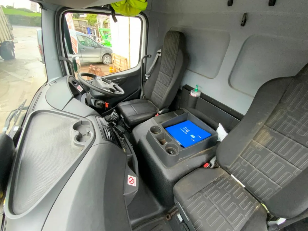 Mercedes-Benz Atego 2018 GRP BOX BODY / TAIL LIFT. - Image 4