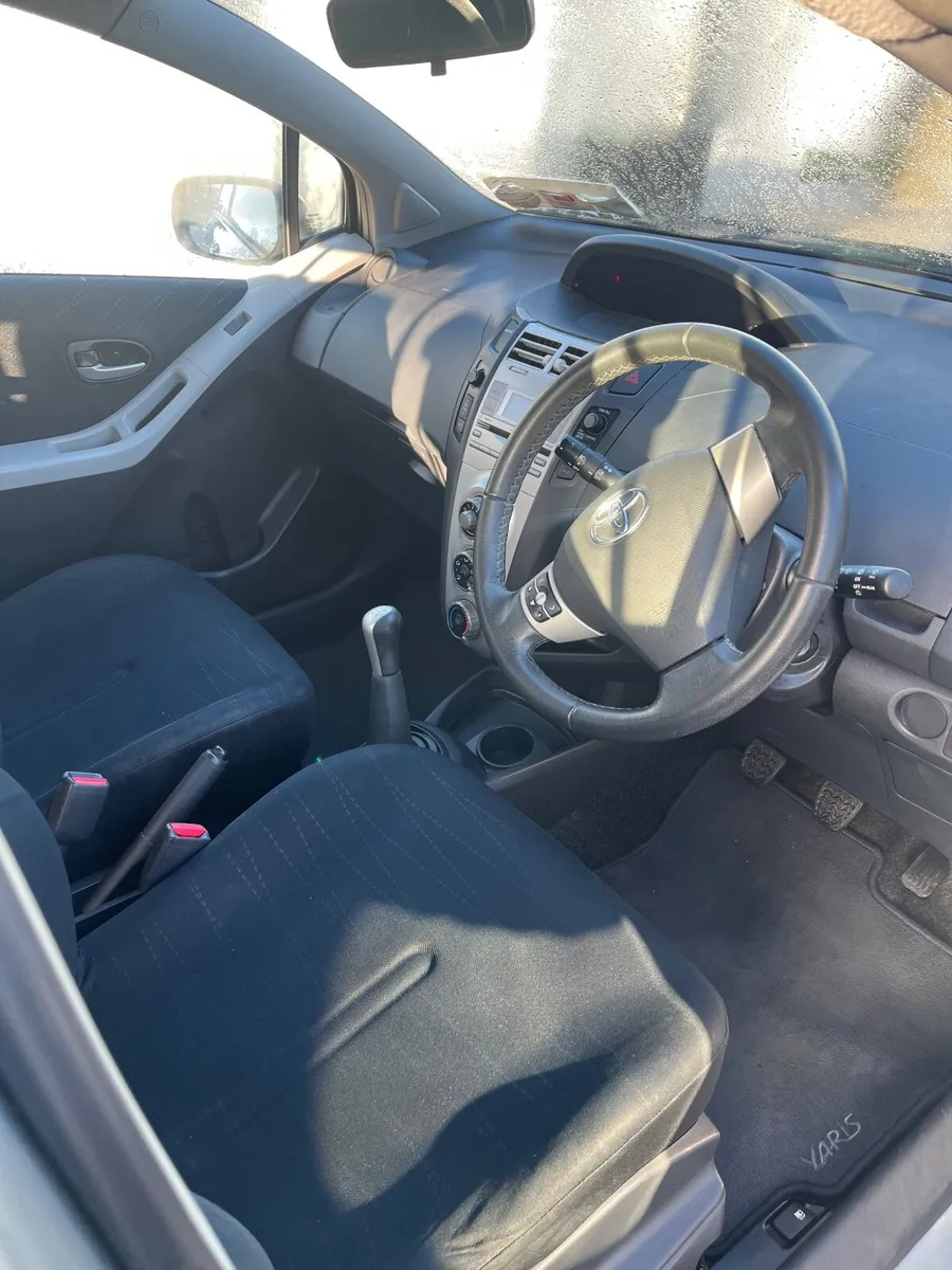 Toyota Yaris 2008 - Image 4