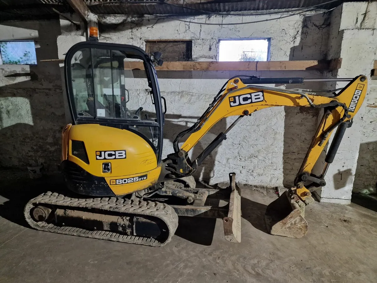 JCB 8025 CTZ zero tail excavator digger 1 owner - Image 1