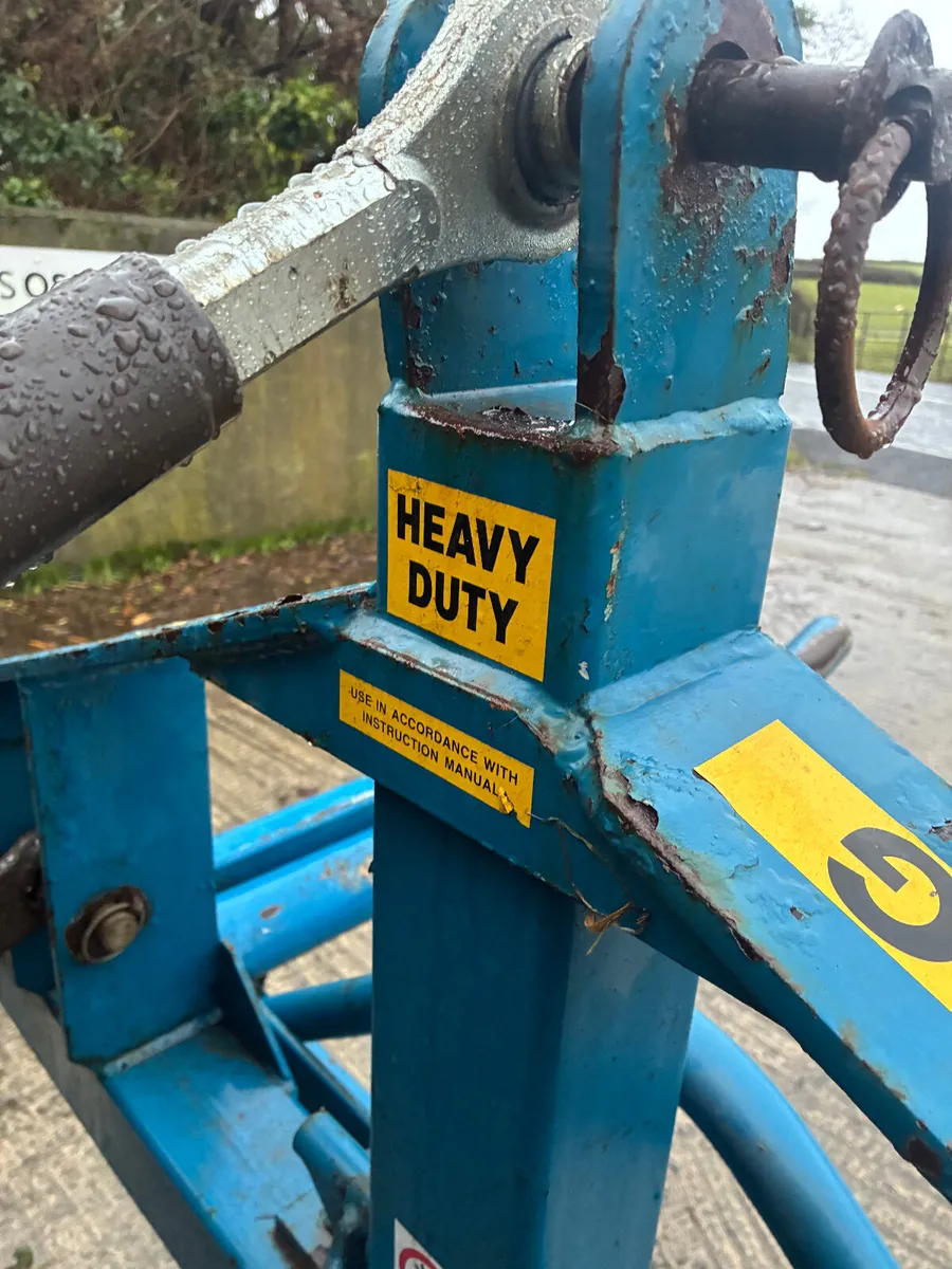 Fleming Single Bale Lifter H/D - Image 1