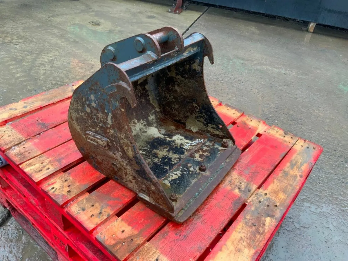 24" MINI DIGGER  BUCKET..........35mm PINS......00 - Image 3