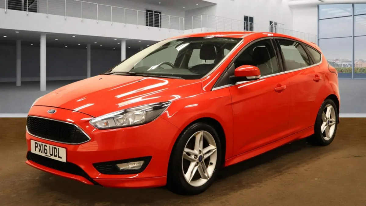 Ford Focus Zetec S 2016 - Image 2