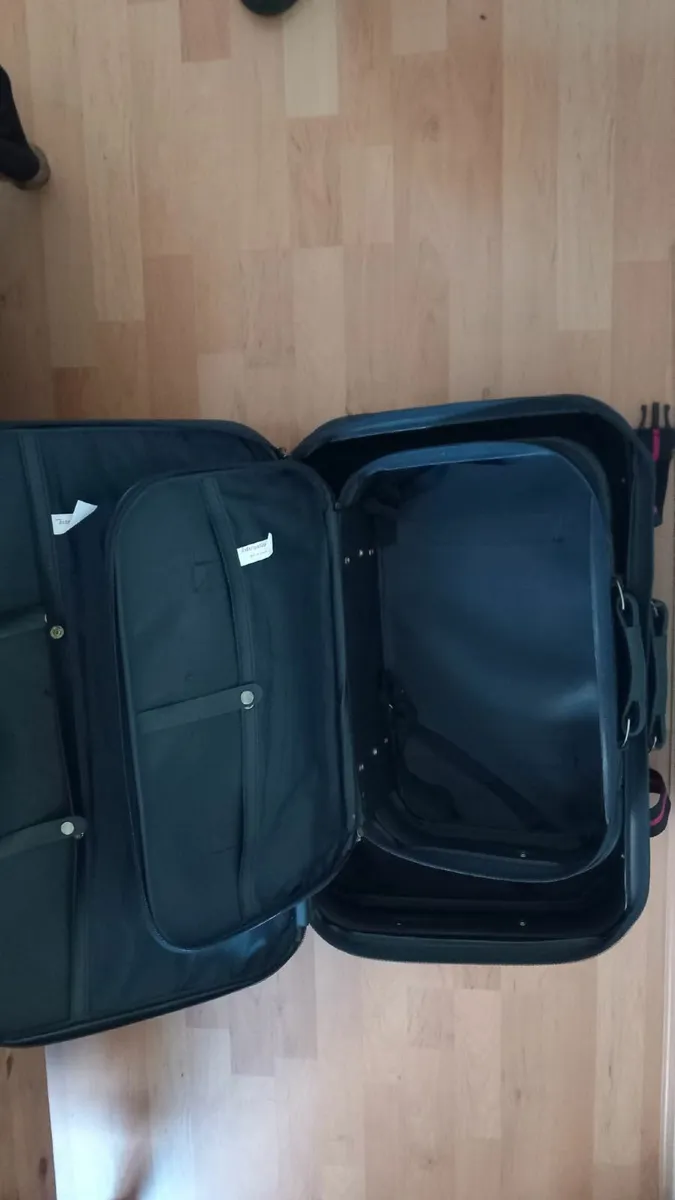 2 x Matching Suitcases - Image 3