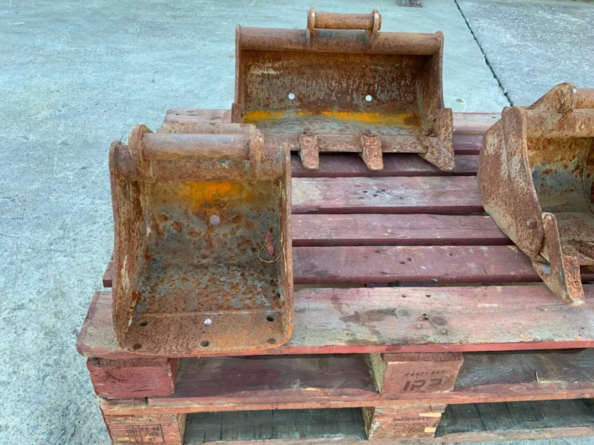 1.5t MINI DIGGER BUCKET......HARFORD HITCH...220. - Image 3