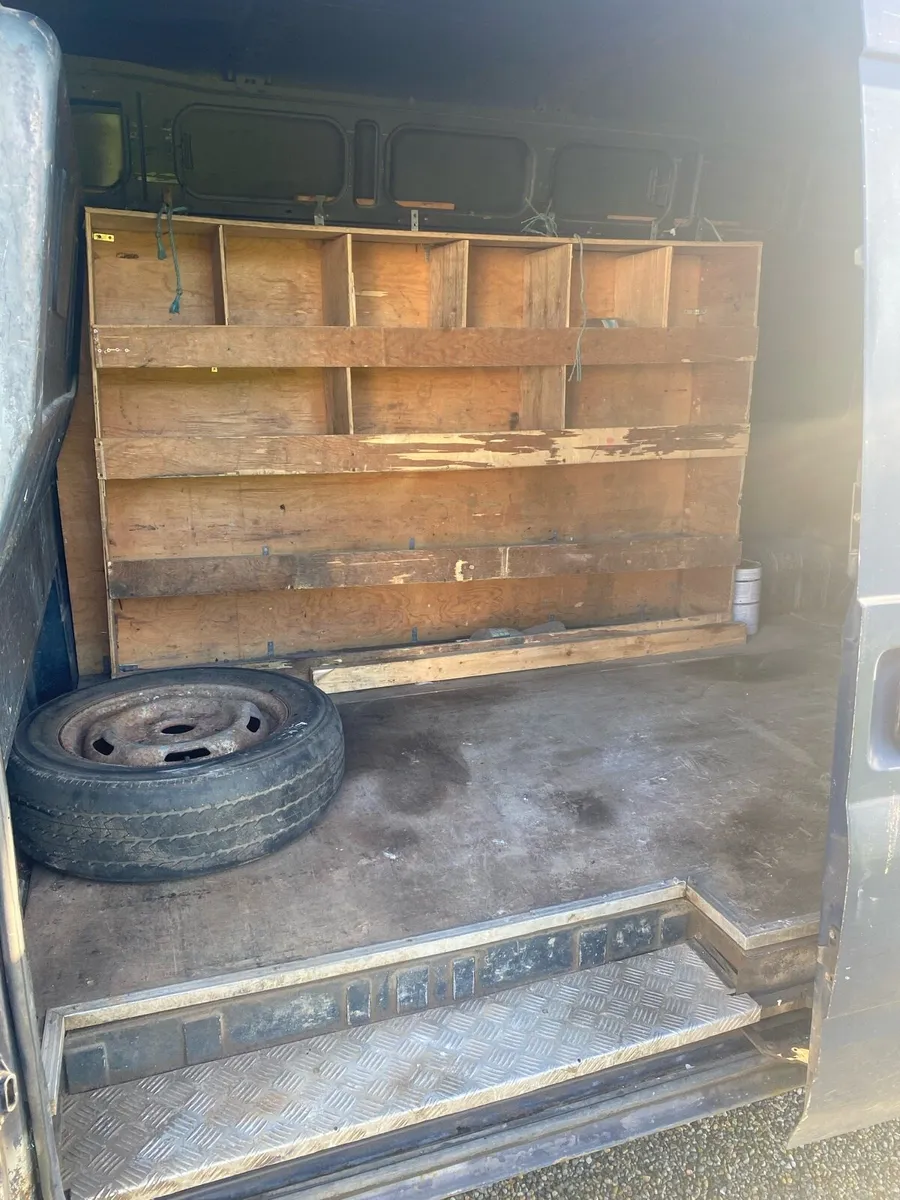 Ford Transit - Image 4