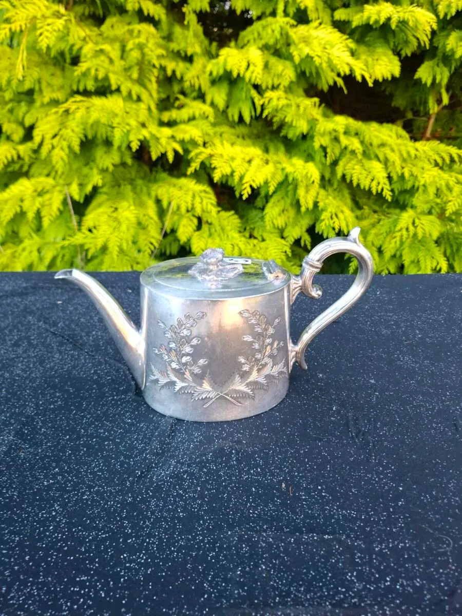 Platted silver tea pot - Image 1