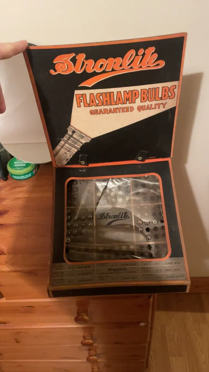 Vintage counter shop display - Image 1