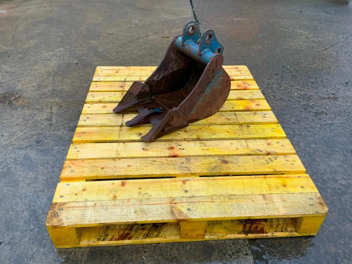 *** 12" MINI DIGGER BUCKET.........30mm PINS *** - Image 2