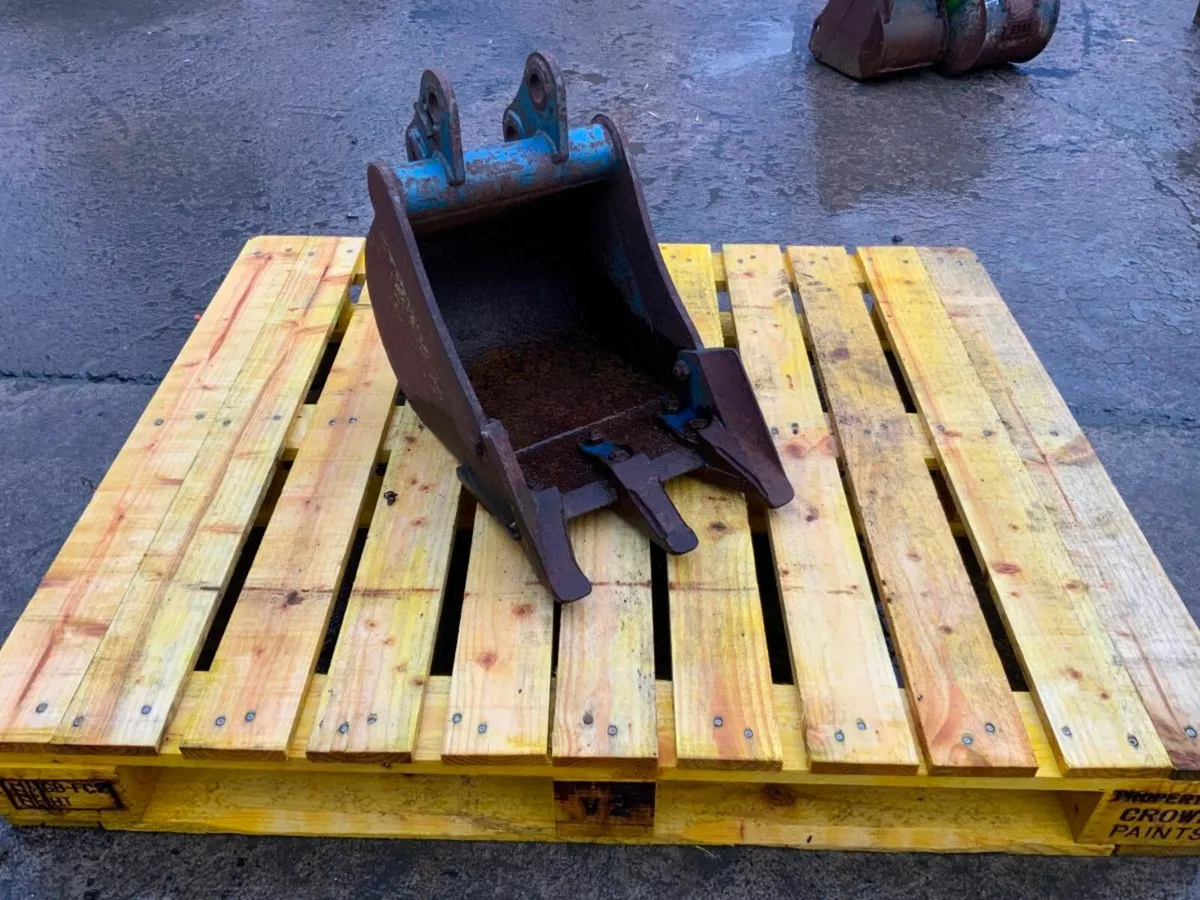 *** 12" MINI DIGGER BUCKET.........30mm PINS *** - Image 3