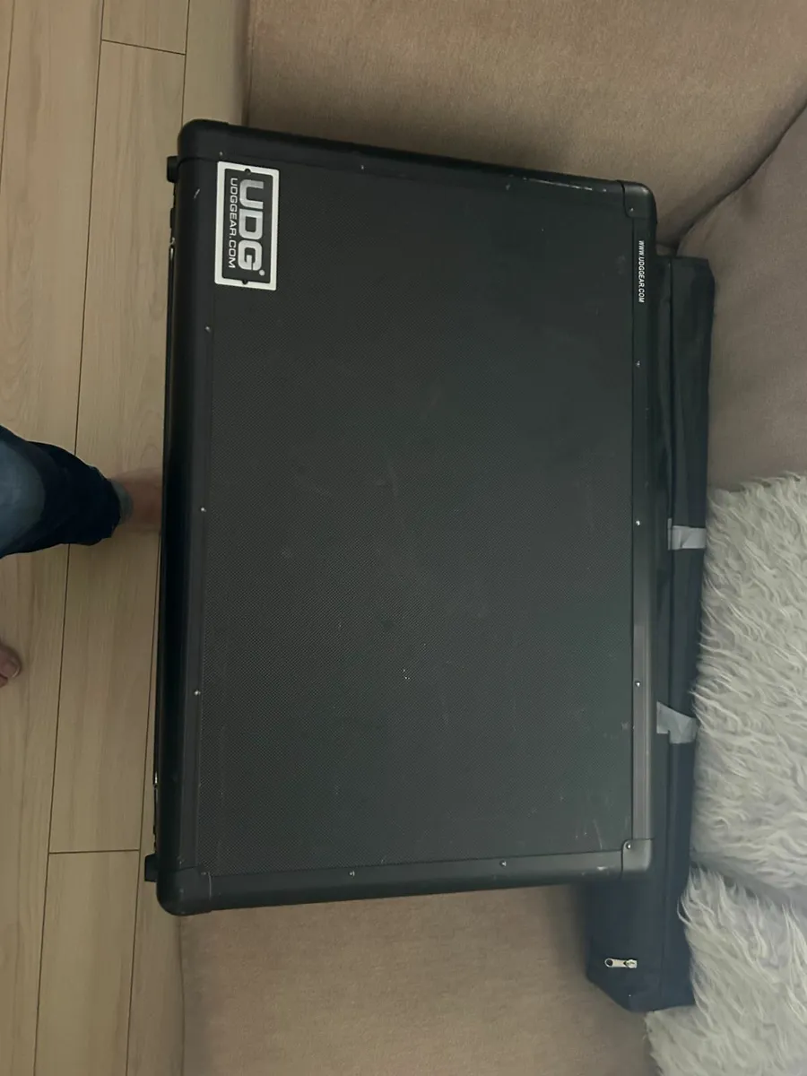 Traktor S4 MK3 DJ Controller + Software - Image 3