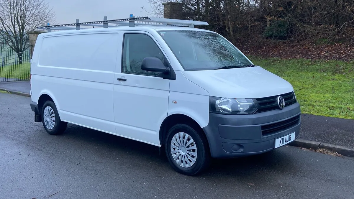 2013 Volkswagen transporter - Image 2