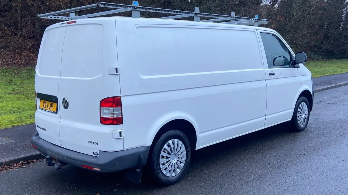 2013 Volkswagen transporter - Image 4