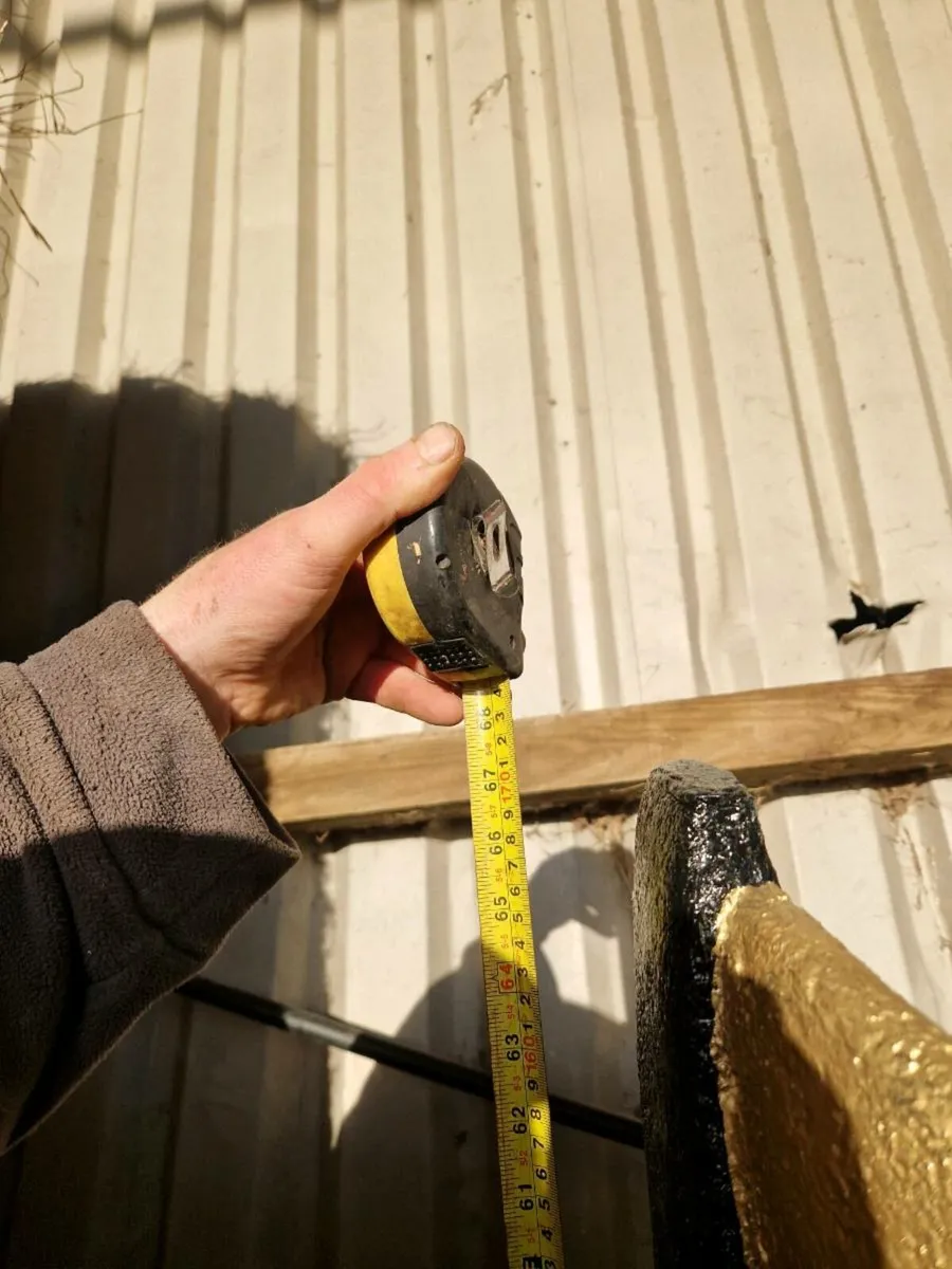 Giant cowboy boots - Image 4