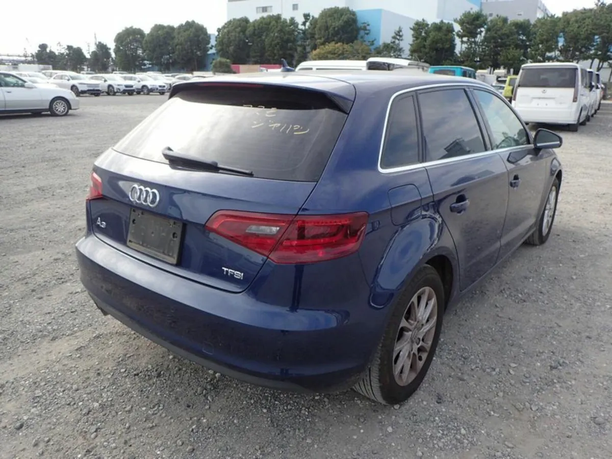 Audi A3 1.4 TFSI Sportback Leather - Image 4