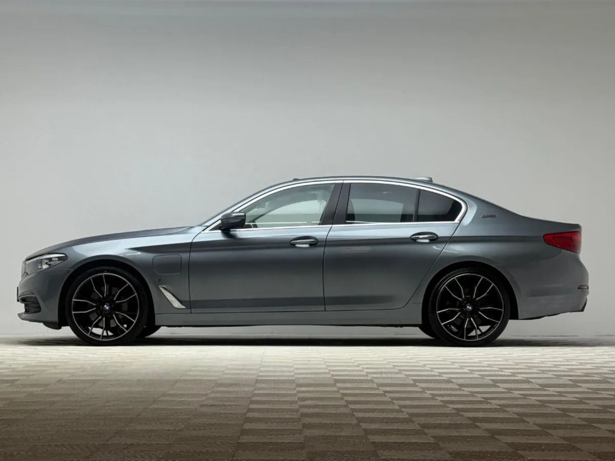 BMW 5-Series 530E SE - Image 4