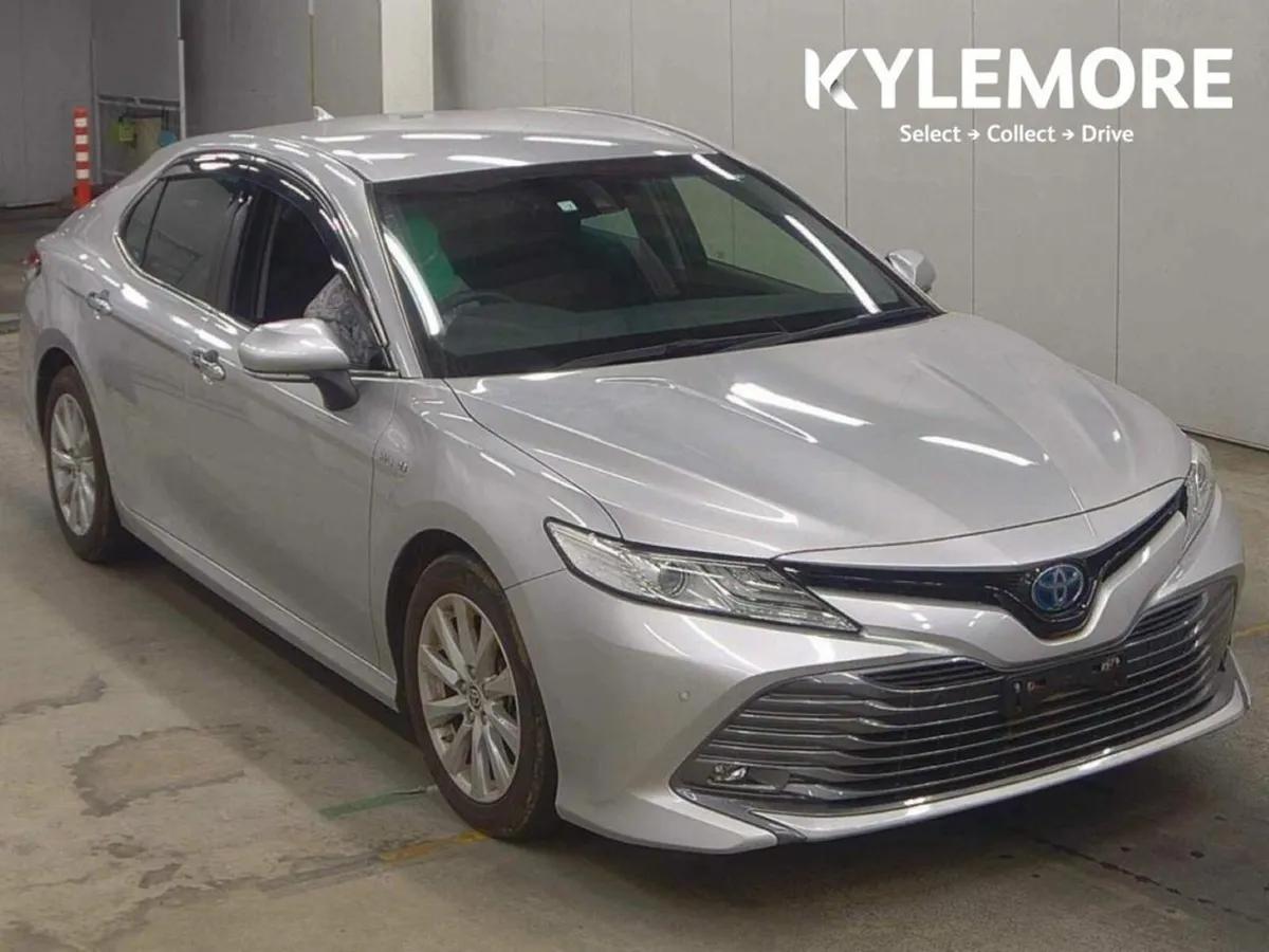 Toyota Camry HYBRID - FACTORY ALLOYS - REVERSE CAM - Image 1