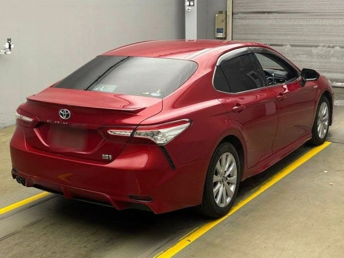Toyota Camry WS PACKAGE - HYBRID - FACTORY ALLOYS - Image 2