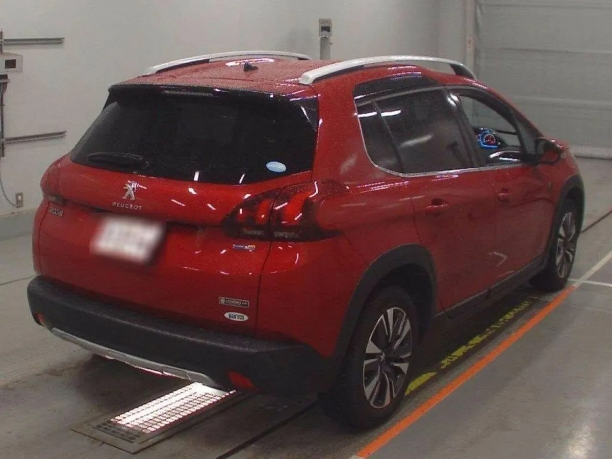 Peugeot 2008 CROSSCITY EDITION - BLACK HALF LEATHE - Image 2