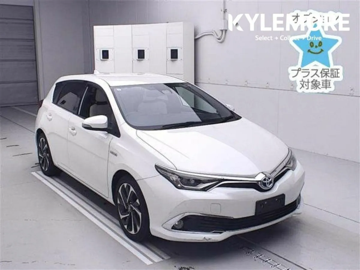 Toyota Auris G PACKAGE - WHITE & BLACK LEATHER - U - Image 1