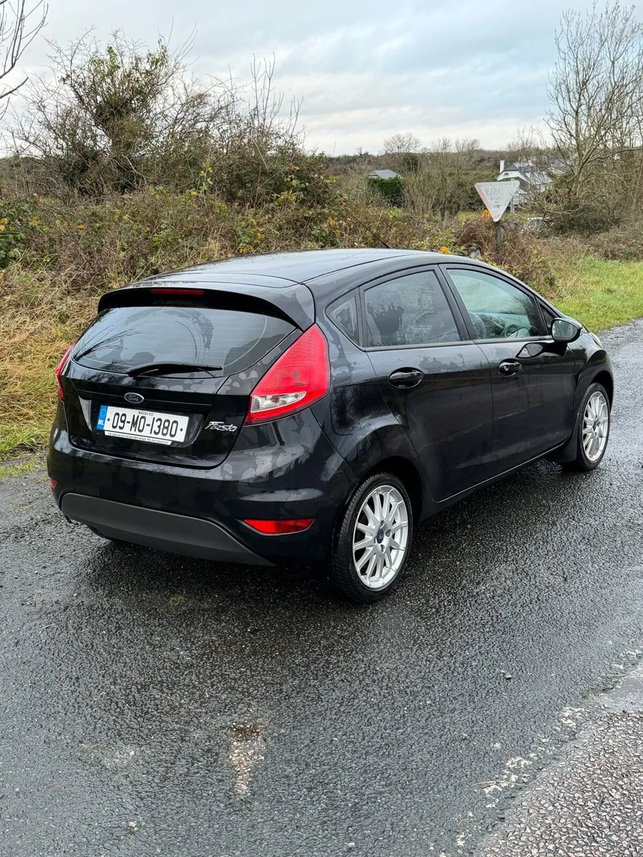 Ford fiesta - Image 2
