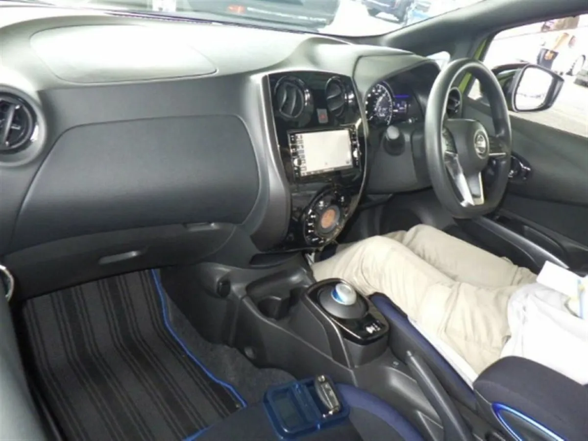 Nissan Note E-POWER HYBRID BLACK ARROW EDITION - G - Image 3