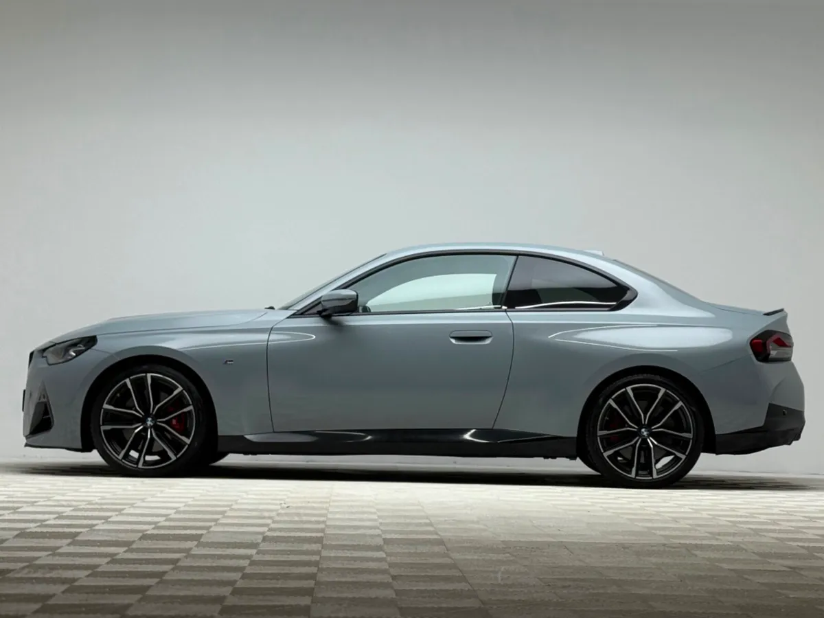 BMW 2-Series 220i M SPORT PRO - Image 4