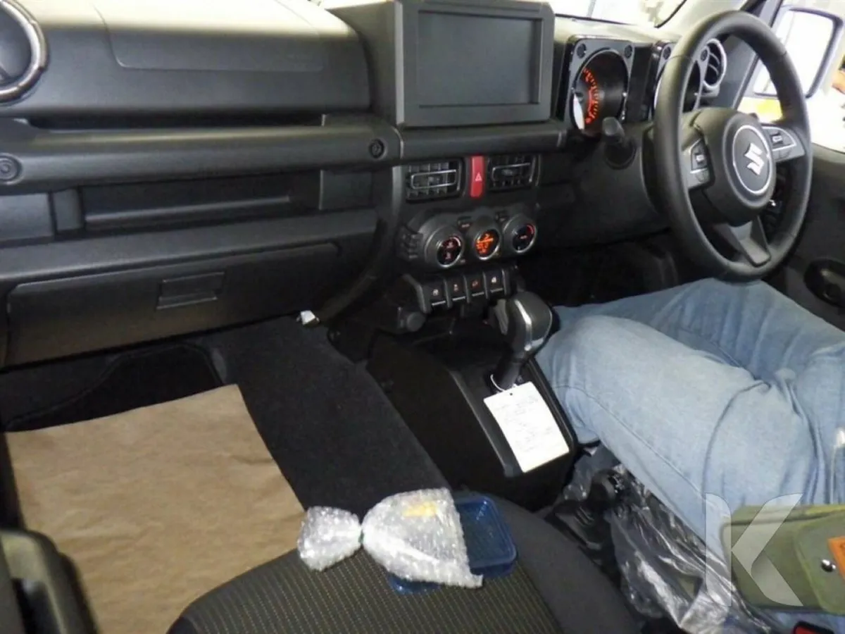 Suzuki Jimny 4WD XC - FACTORY ALLOYS - CRUISE CONT - Image 3