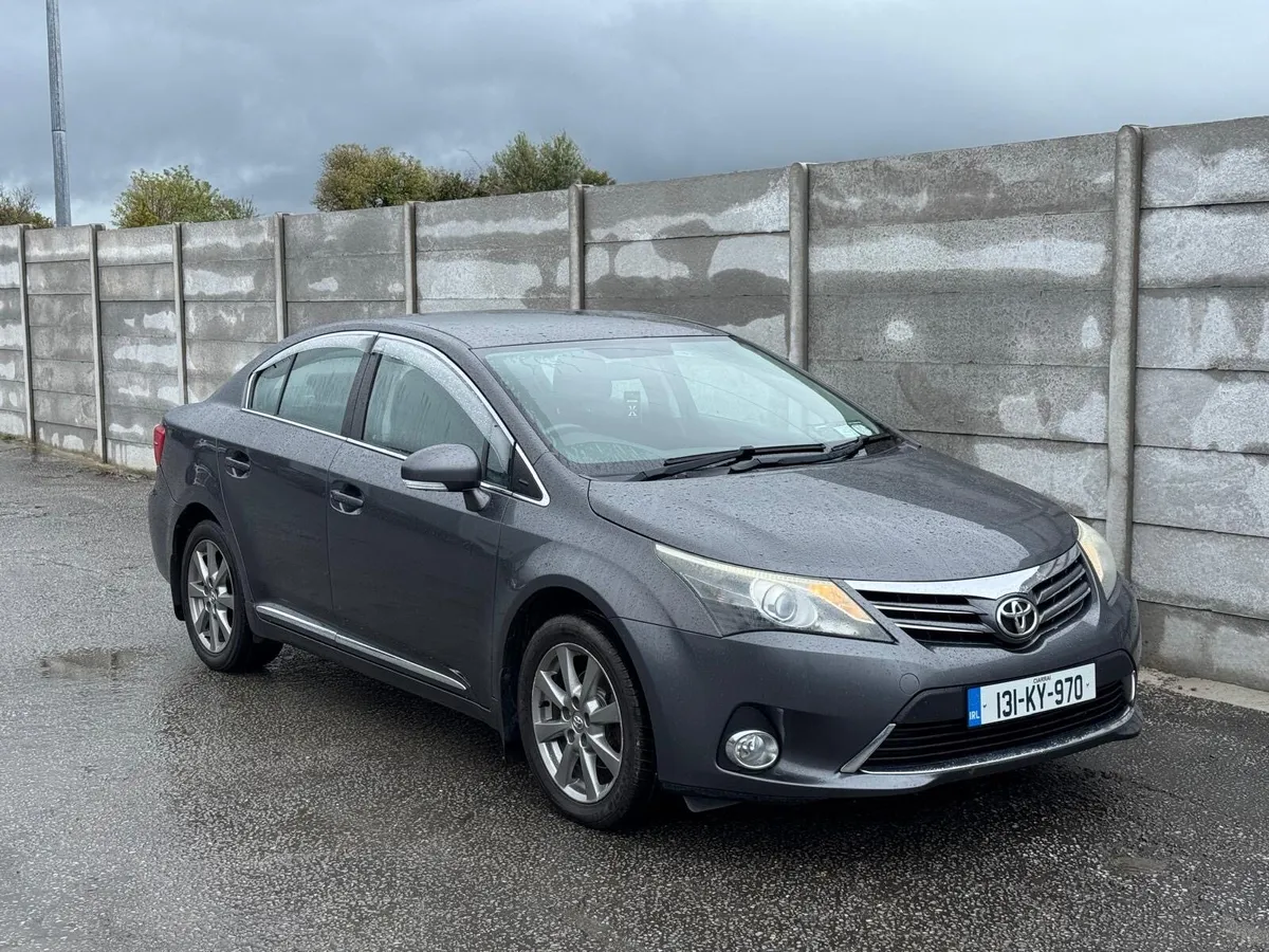 2014 Toyota avensis - Image 1