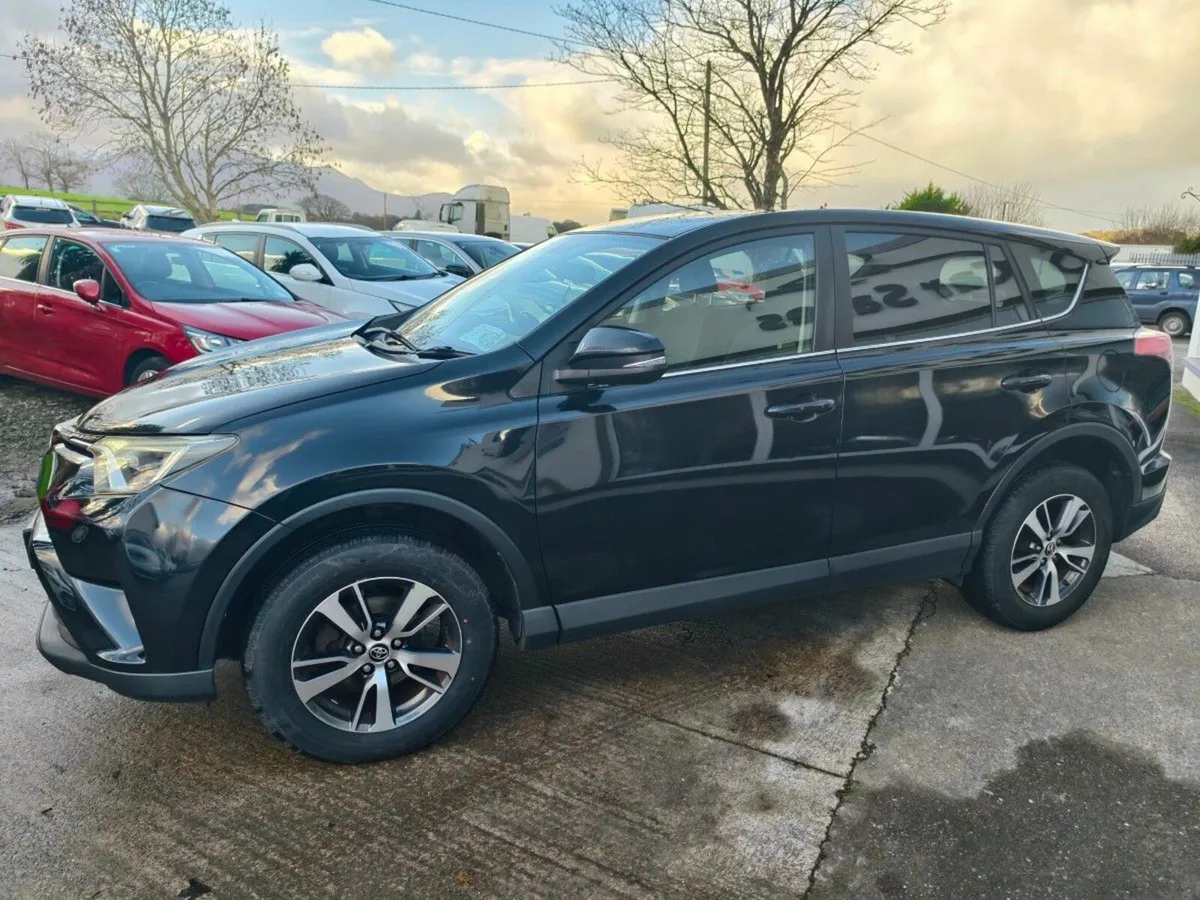 Toyota RAV4 2.0 D-4D (143) 2WD AURA - Image 3