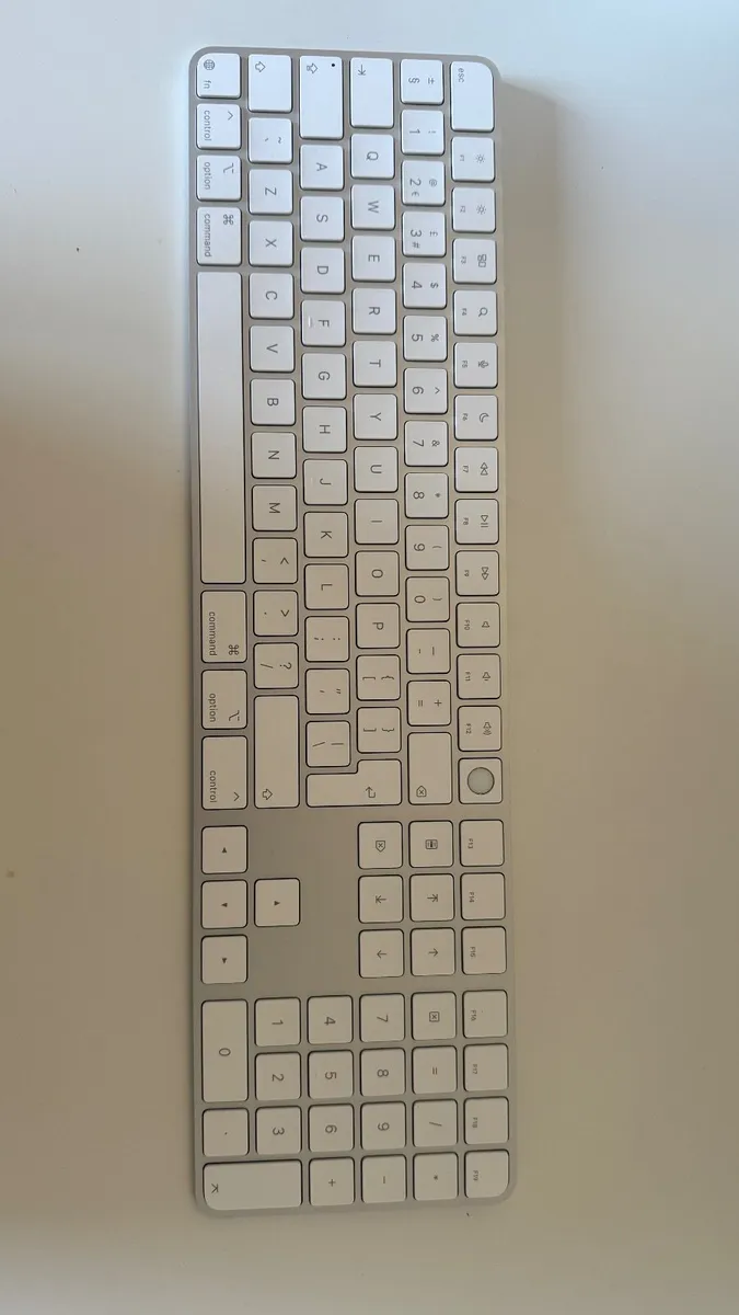 BRAND NEW Apple magic keyboard 2025 with touch ID - Image 3