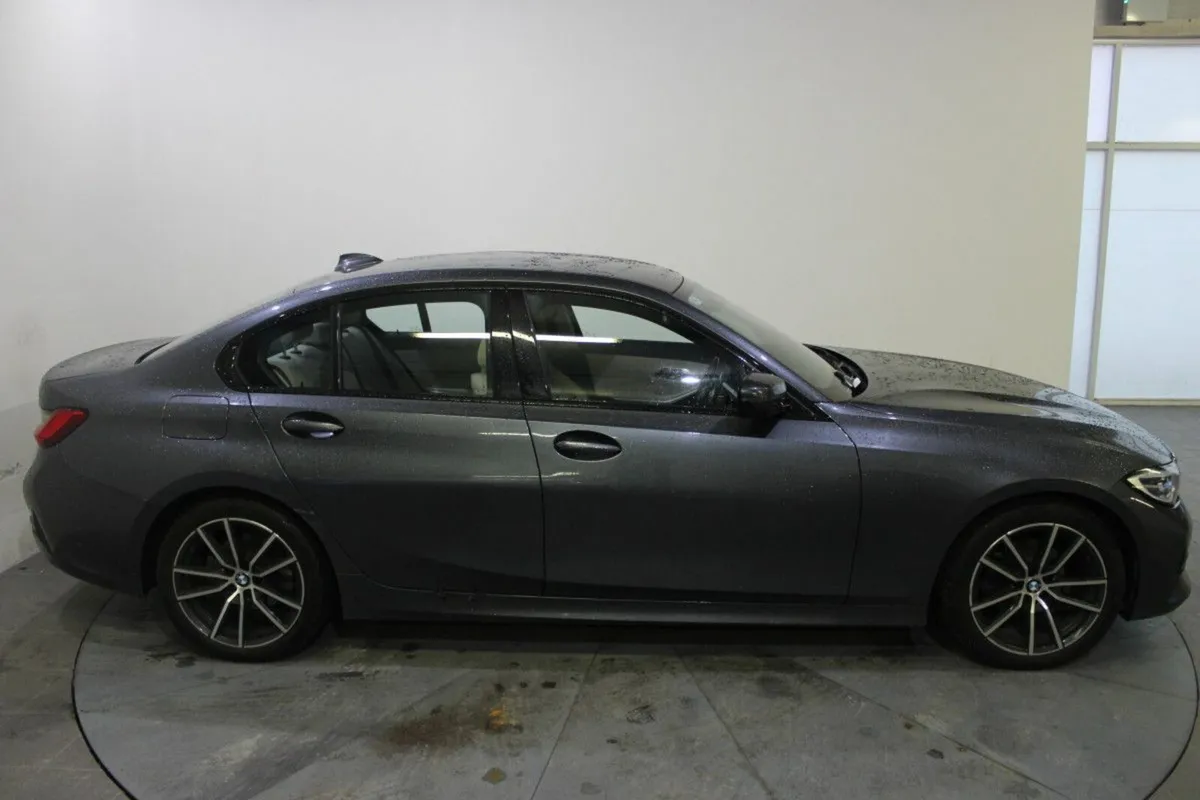 BMW 3-Series 318d Sport A - Image 3