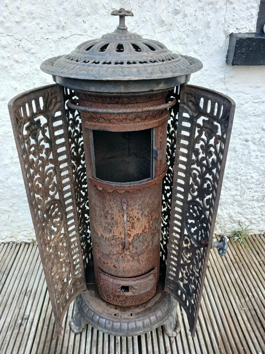 Cast iron stove - Image 1