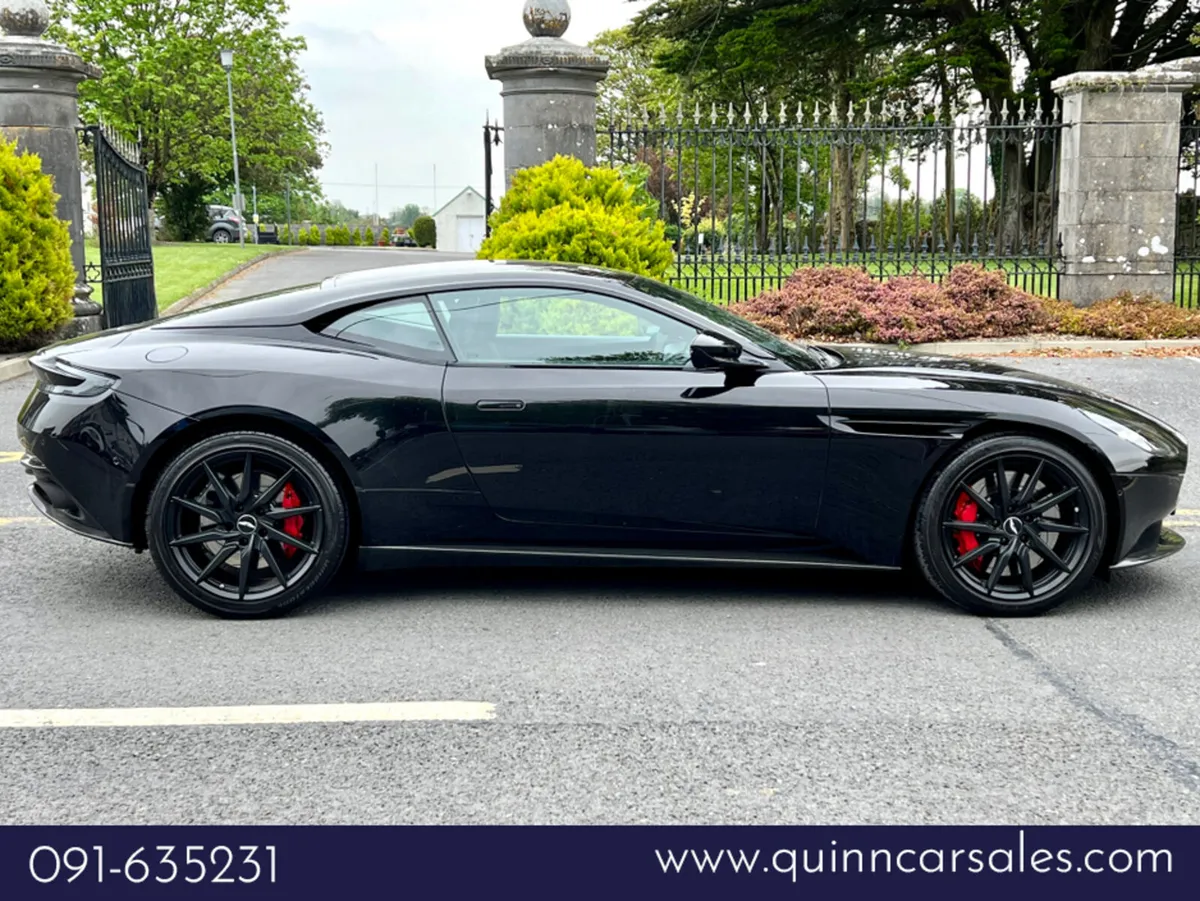 Aston Martin DB11 4.0 V8 AUTO==HUGE SPEC==ONLY 12K - Image 2
