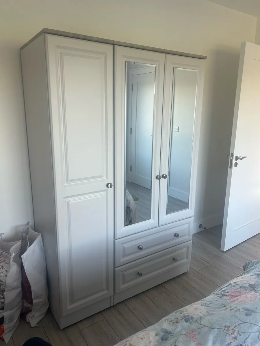 Wardrobes - Image 2