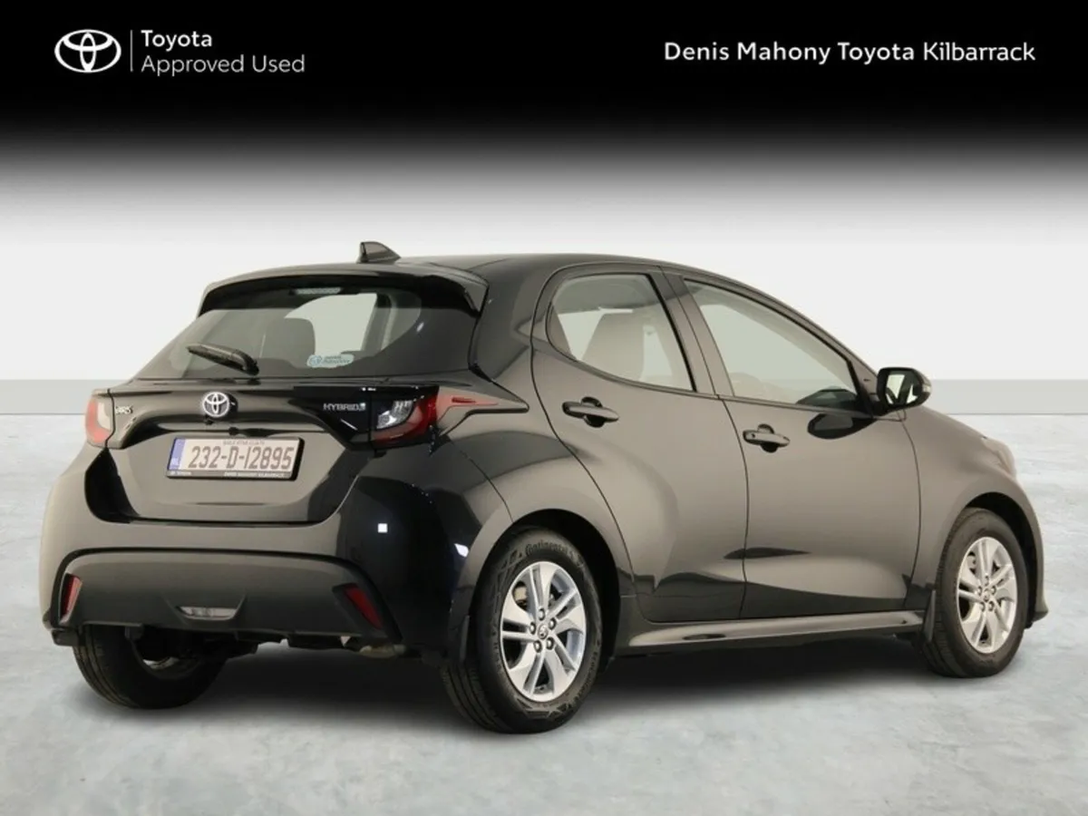 Toyota Yaris HYBRID LUNA - Image 2