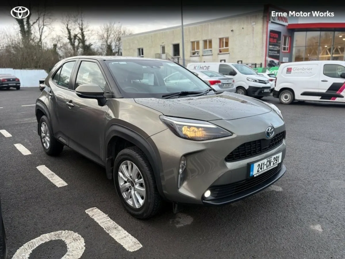 Toyota Yaris Cross YARIS CROSS LUNA - Image 1