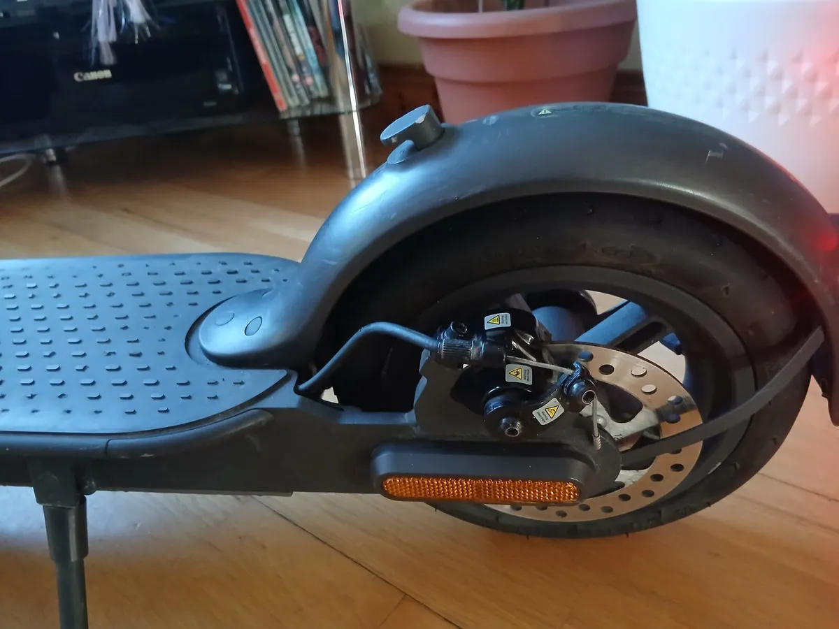 Electric scooter - Image 4
