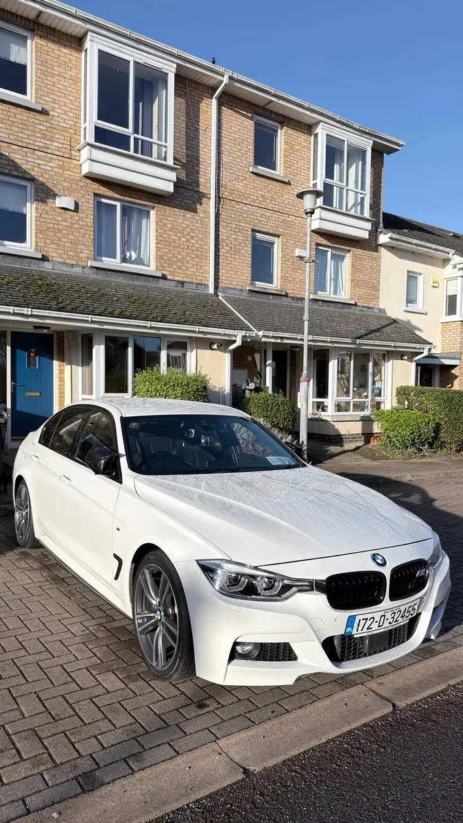 BMW 320i - Image 1