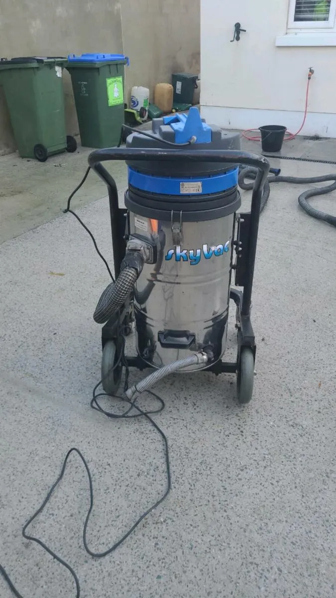 Sky vac gutter cleaning system - Image 2