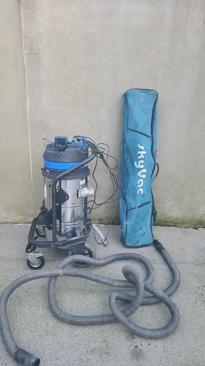 Sky vac gutter cleaning system - Image 1