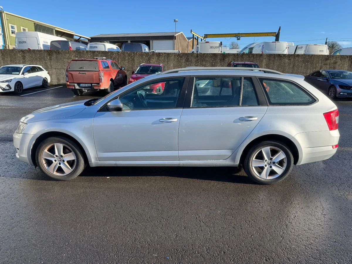 2014 SKODA OCTAVIA AMB COM ESTATE FOR AUCTION - Image 2