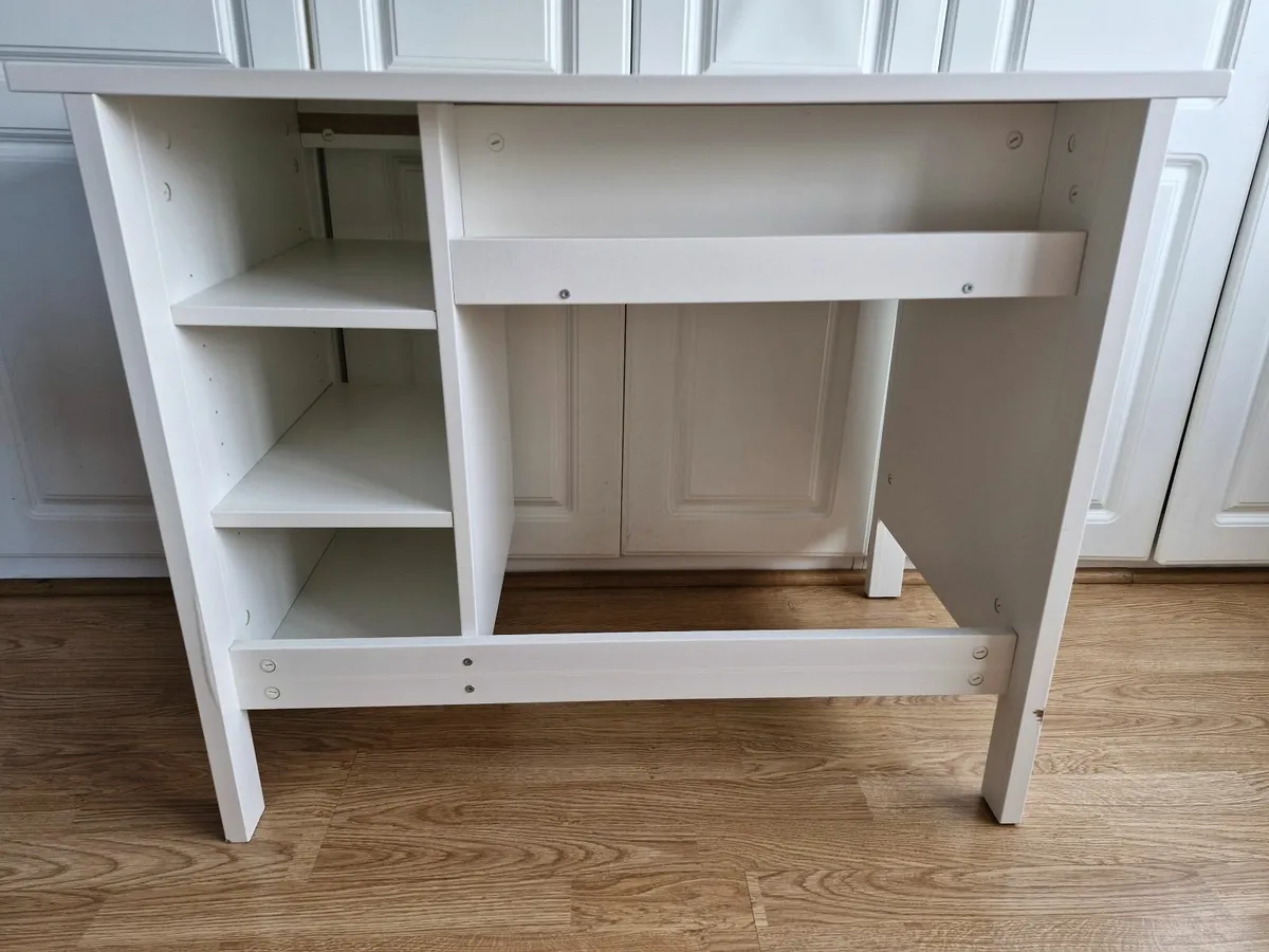 Children's desk and chair - Image 4