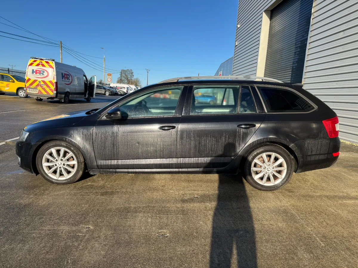 2013 SKODA OCTAVIA AMB COM ESTATE FOR AUCTION - Image 2