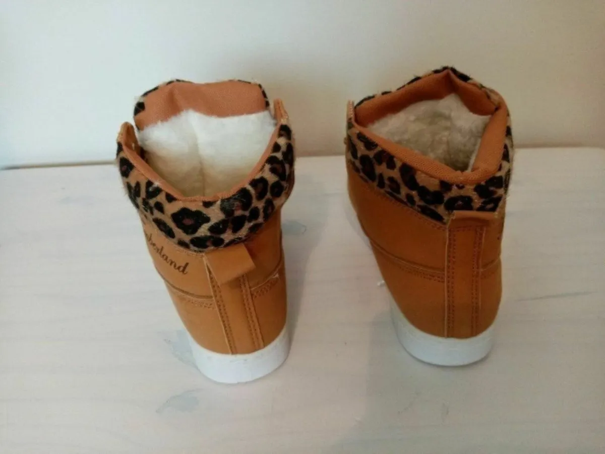 Ladies boots - Image 1